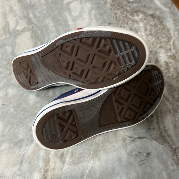 Converse • Sneakers • Women’s-Size 7 • Men’s-Size 5 - Picture 6 of 7